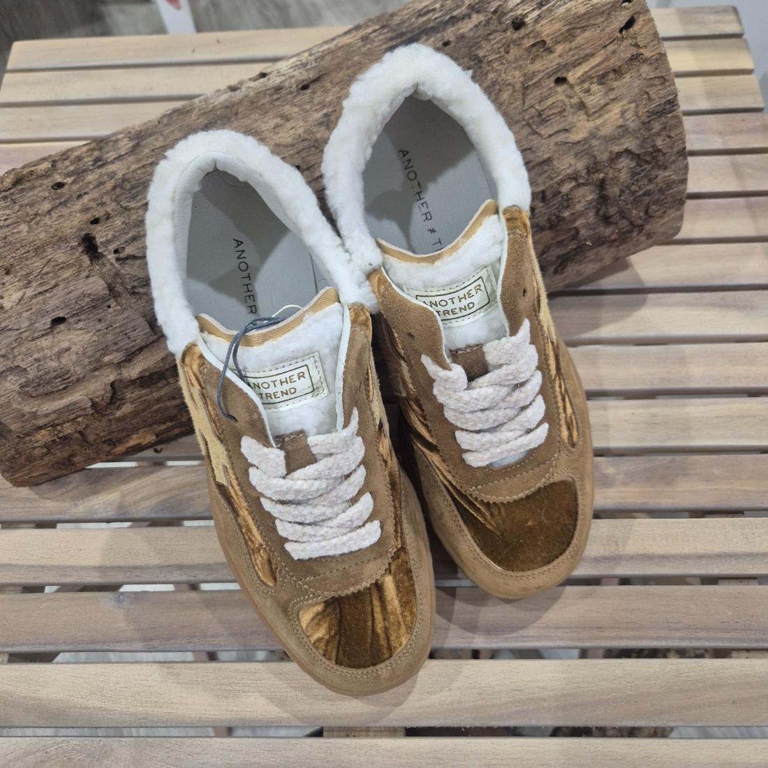 Alternative view of Zapatilla Deportiva ICONIC A034 Champagne de ANOTHER TREND